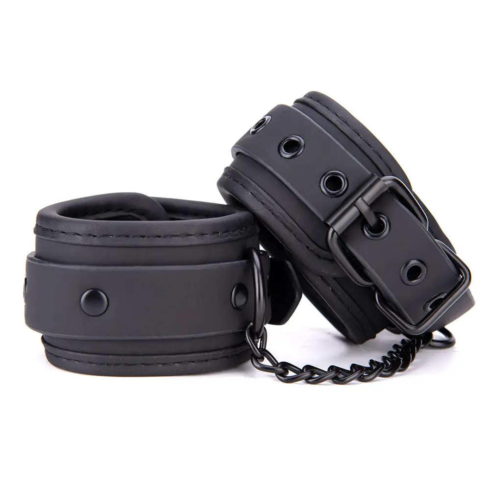 High Quality Couple Games Classic Sex PU Leather Bondage Set Woman Handcuff